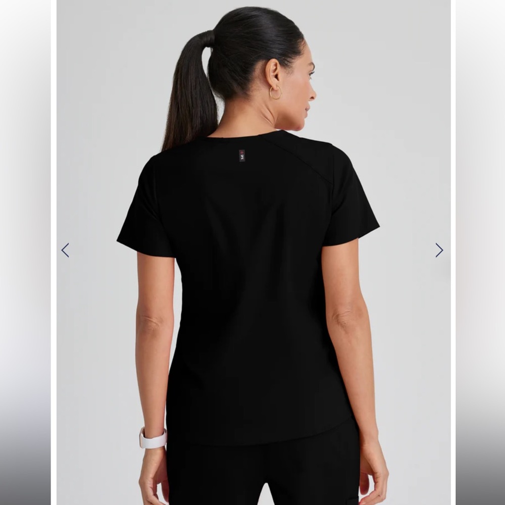 Grey's Anatomy Classic Black V-Neck Short Sleeve Top - Picture 2 of 9